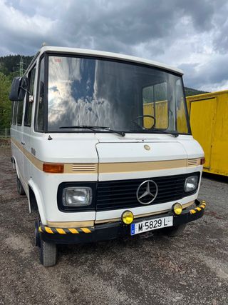 Mercedes-Benz 406 D 1982