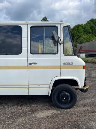 Mercedes-Benz 406 D 1982