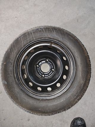 Rueda coche de repuesto 