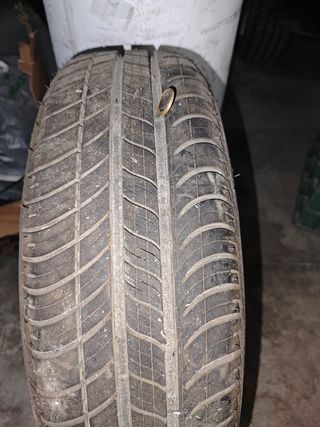 Rueda coche de repuesto 