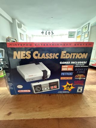 NES Classic Edition - Nintendo