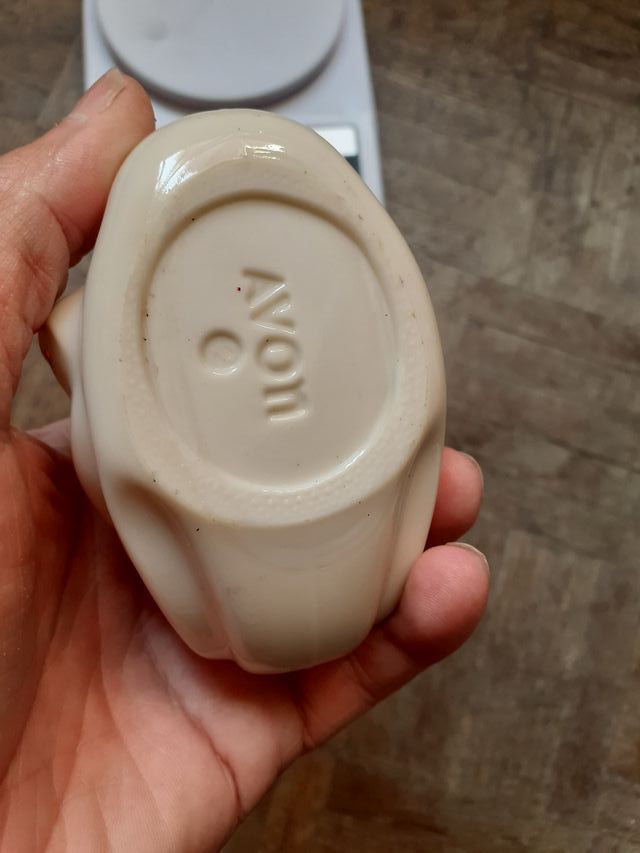 frasco de colonia de porcelana marca Avon vacio