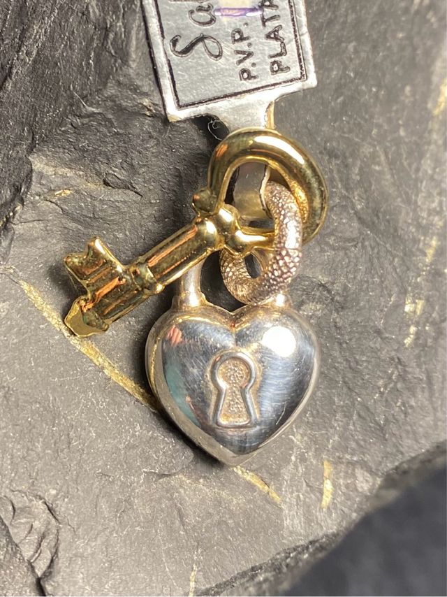 Colgante llave y candado de corazón plata/oro