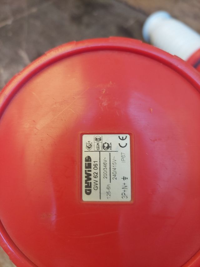 Conectores industriales 4 polos