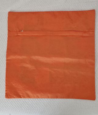 Fundas nuevas para cojines de salón