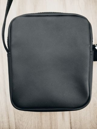 Bandolera Lacoste negra