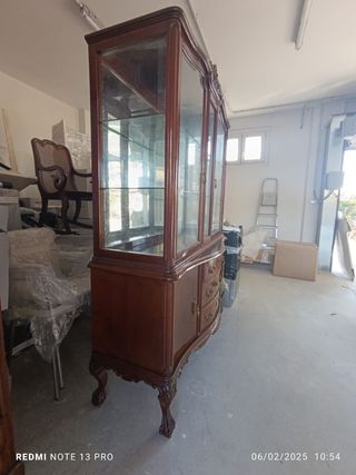 Vitrina antigua de madera