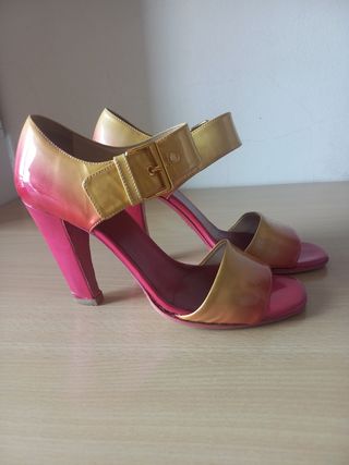 Sandali N38 vernice Prada 