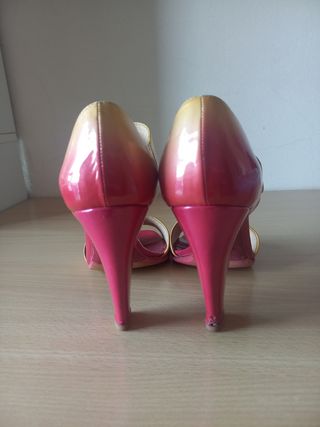 Sandali N38 vernice Prada 