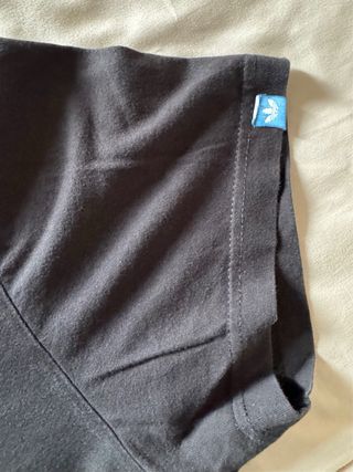 T-Shirt Adidas L Multicolore. Excelente estado.