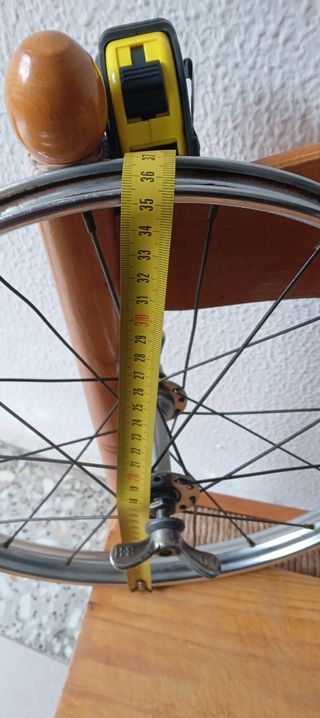 Ruedas antiguas pequeñas