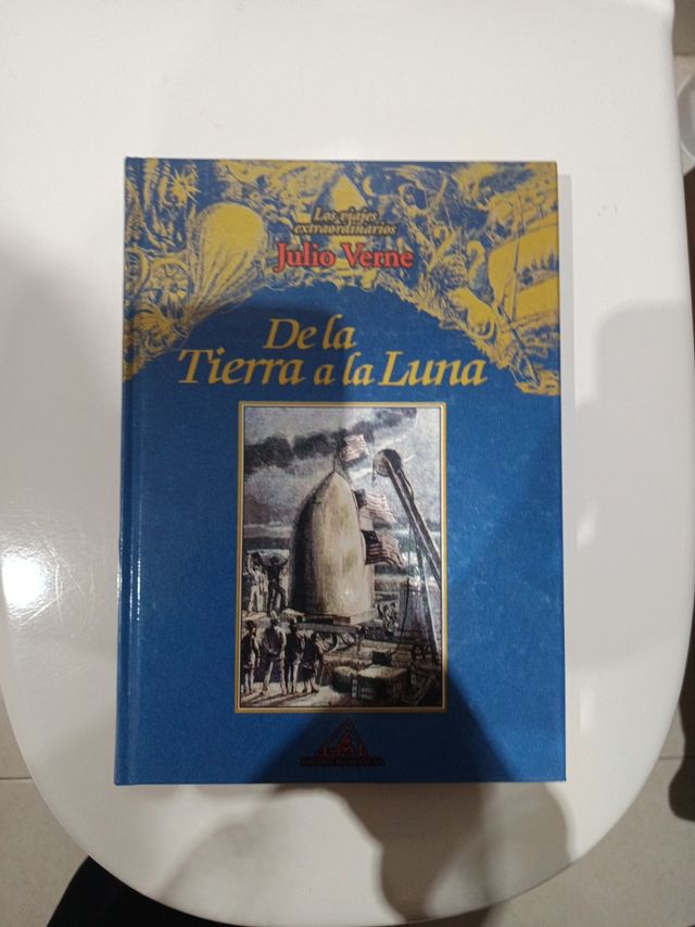 Libro. De la tierra a la luna