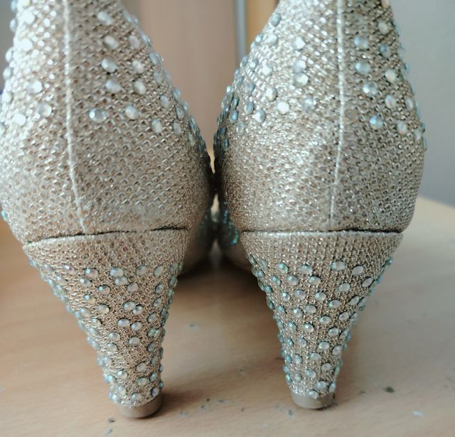 Tacones fiesta niña Losccelo dorados