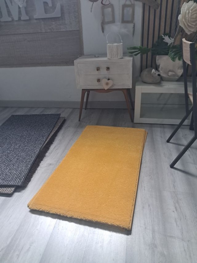 2 nuovi tappeti gialli 67x110