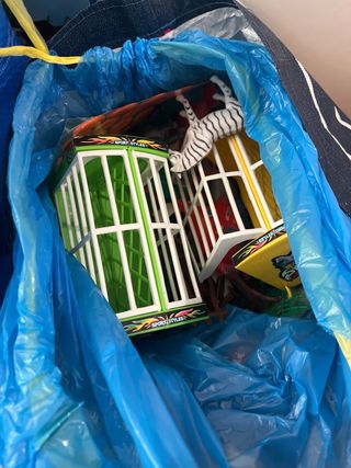 Juguetes de medico, cocinita, coches, animales...