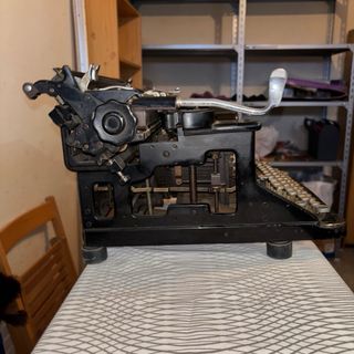 Maquina de escribir Hispano Olivetti