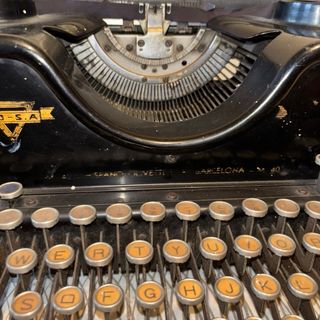 Maquina de escribir Hispano Olivetti