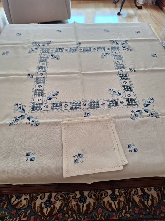 Mantel lino azul blanco bordado + 6 servilletas