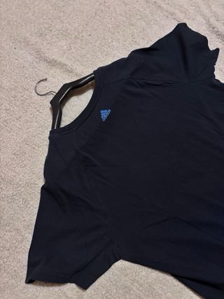 T-shirt Adidas vintage nera