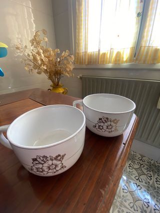 Tres tazas de desayuno de San Claudio, año 1958