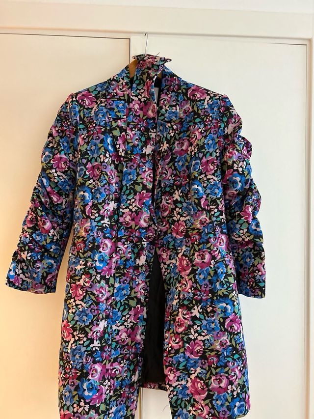 Blazer vestido Floral Talla M comprada en Francia.