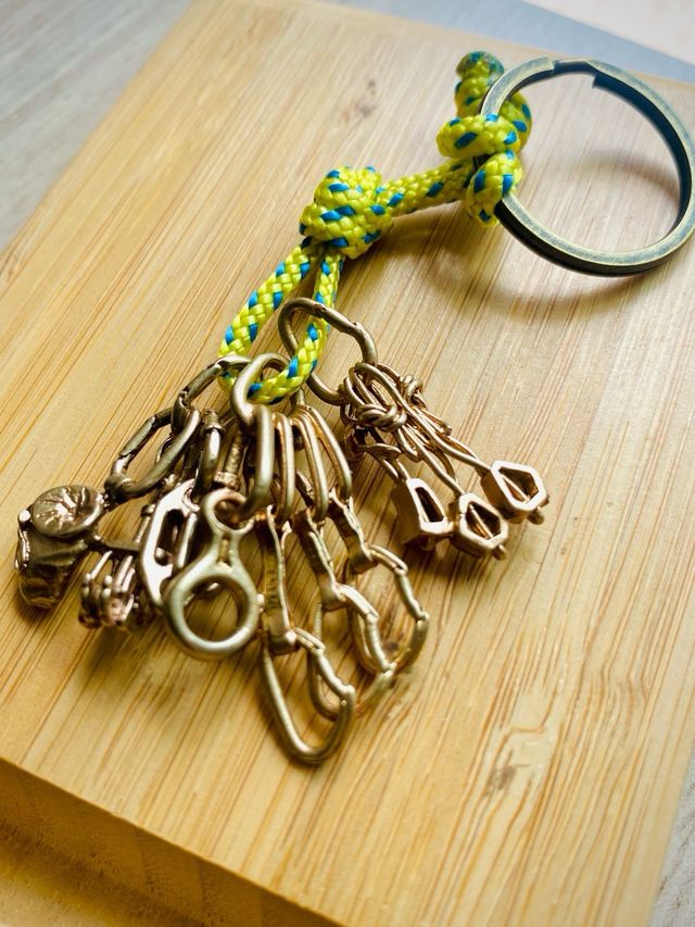 Llavero de equipo de escalada