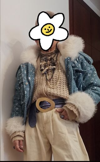 Cazadora corta con lentejuelas 