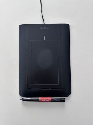 Wacom tableta para dibujar en la computadora 