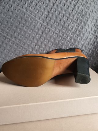 Preciosos botines piel Uterqüe 