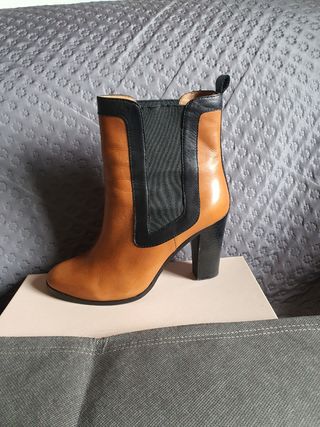 Preciosos botines piel Uterqüe 