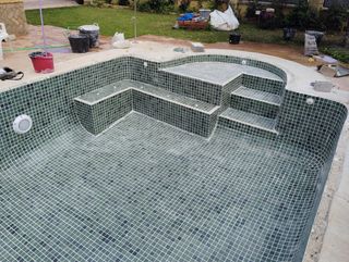 Construcción de piscinas.