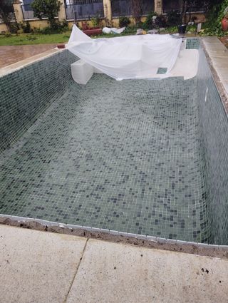 Construcción de piscinas.