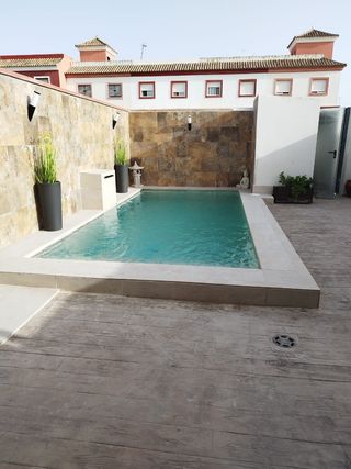 Construcción de piscinas.