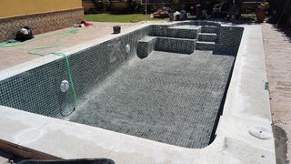 Construcción de piscinas.