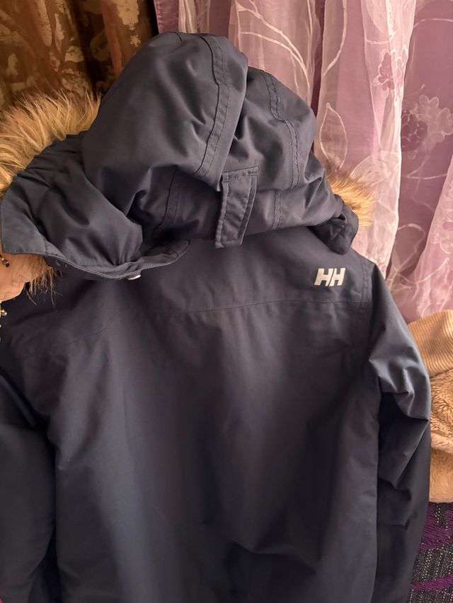 Chaqueta HH negra azulada con capucha