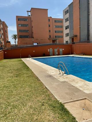 Piso con piscina para vacaciones