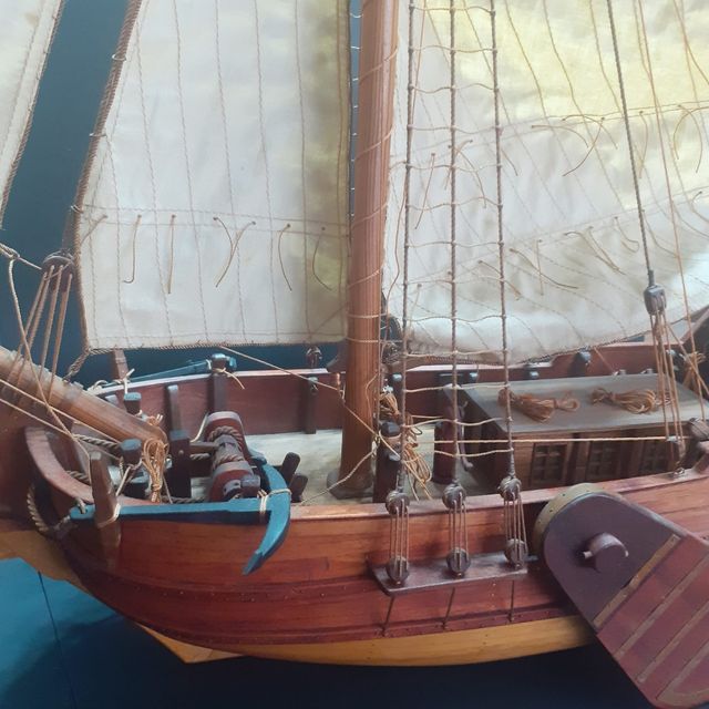 Maqueta barco de madera