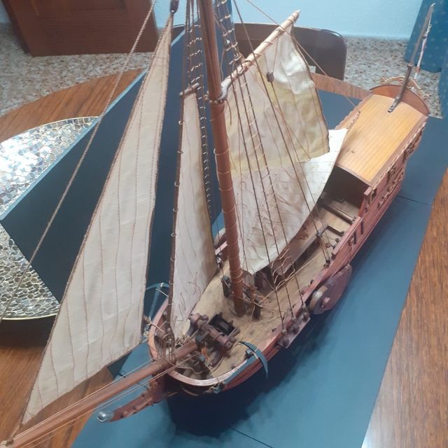 Maqueta barco de madera