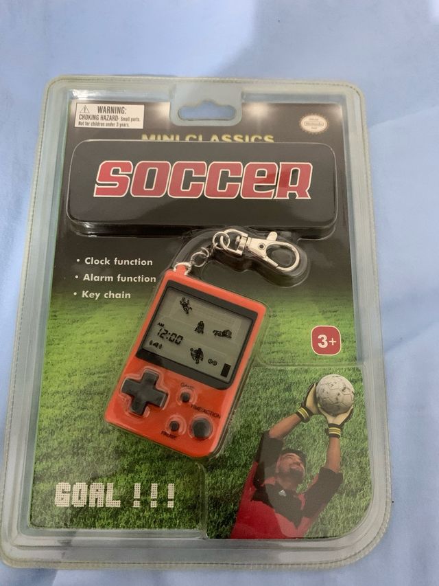 Soccer llavero game and watch