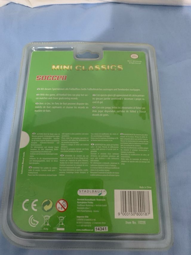 Soccer llavero game and watch