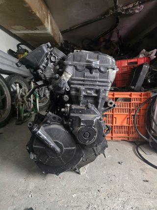 Motor cbr 600 y suspensión a gas 
