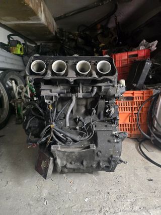 Motor cbr 600 y suspensión a gas 