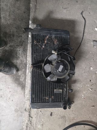 Motor cbr 600 y suspensión a gas 