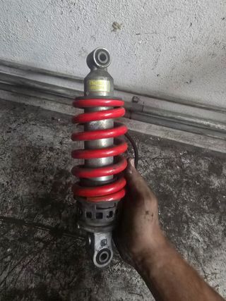 Motor cbr 600 y suspensión a gas 