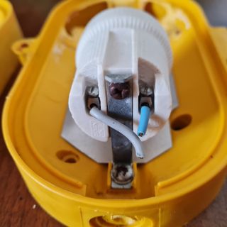 due lampade in vetro e metallo colore giallo