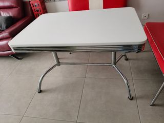 Mesa vintage años 80