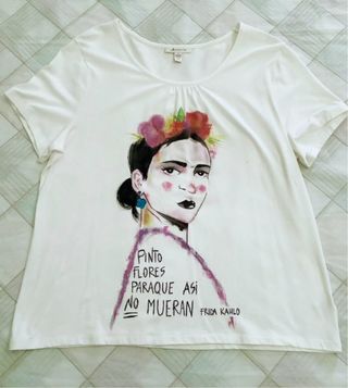Tshirt bianca dipinta a mano "Frida"