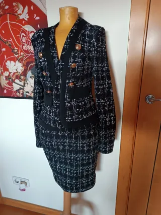 Traje de chaqueta y falda
