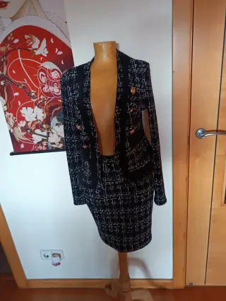 Traje de chaqueta y falda