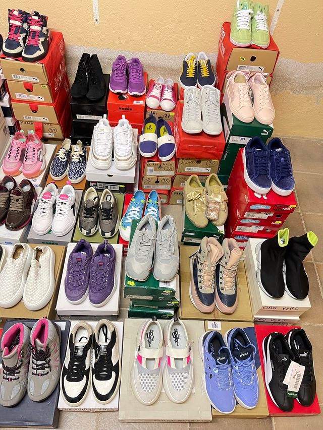 Lote stock bambas de marca mayorista!!